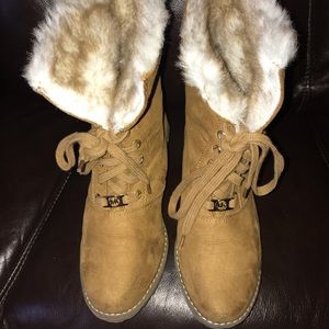 Michael Kors Faux Fur Lined boots Size 4